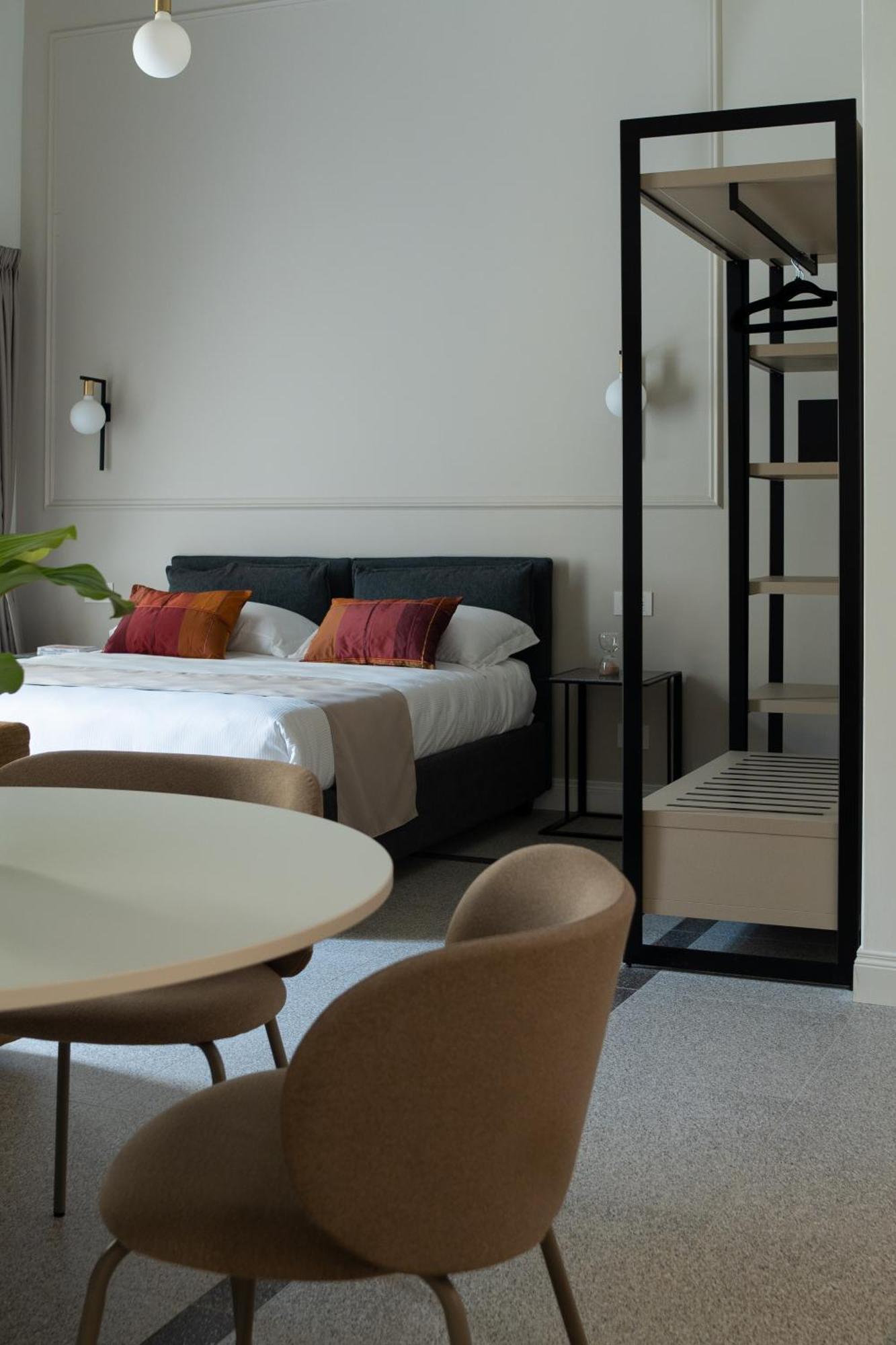 Couette-café Monteroduni 22 - Chiaia Design Naples